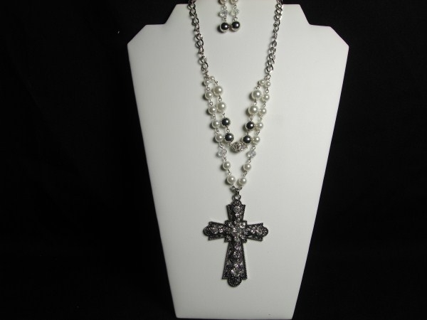Pearl Chain Cross Set